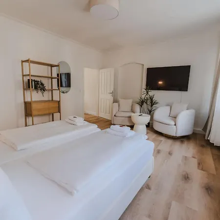 Staylight Business & Boutique - Parking Lot Apartman *