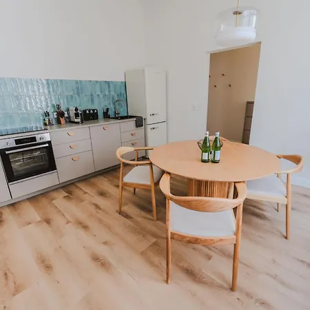 Staylight Business & Boutique - Parking Lot *