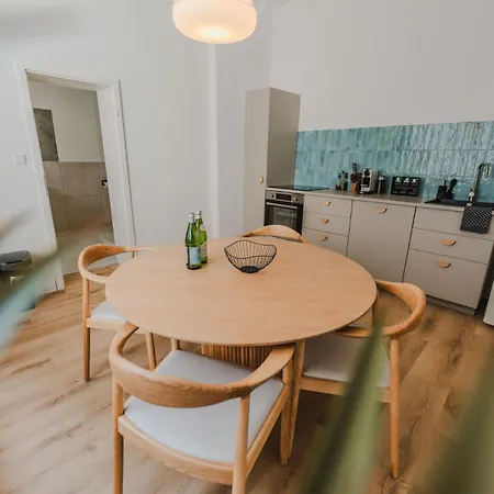 Staylight Business & Boutique - Parking Lot * Hildesheim