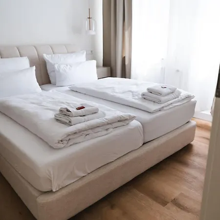 Staylight Business & Boutique - Parking Lot Apartman